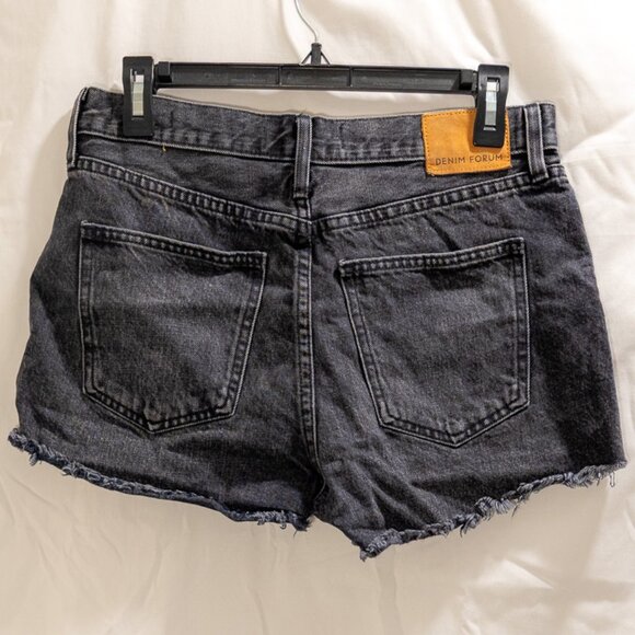 Aritzia Denim Forum - Ex Boyfriend Shorts - Black Eyeliner Wash (Size 27) - Picture 2 of 4